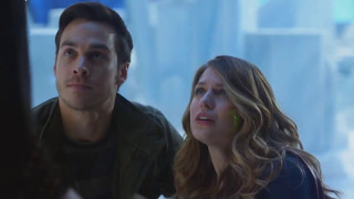 2x17 Kara & Mon-el #7