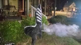 Halloween skunk (fog machine prop)