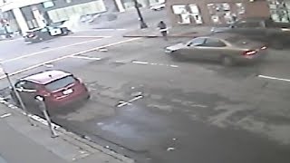 LiveLeak - Oakland cop runs red light and strikes motorcyclist