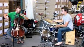 Ben Sollee and Jordan Ellis perform "Electrify" at Rickshaw Bagworks (2010-08-28)