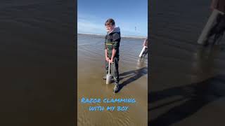 Razor clam dig ocean shores Washington spring break take your kid on adventures