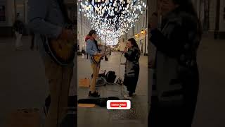 He just walked up to her on the street! он просто подошел к ней на улице! Ibanez AR 520