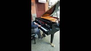 Sorpresa pianos en la calle. Colabora el museo Arqueológico nacinal🎵