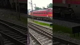 FALAKNUMA LINGAMPALLI MMTS ARRIVAL IN KACHEGUDA STATION / KACHEGUDA CHENGALPATTU EXPRESS SHUNTING