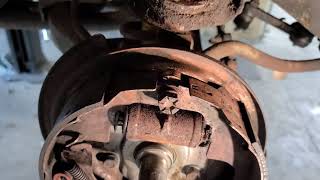 1972 Pontiac LeMans - resurrecting p3 - wheel cylinders - brakes