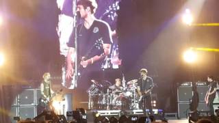 5 Seconds of Summer - Michael talking + Antwerp song (Antwerk) (Live @Sportpaleis, Antwerp, Belgium)