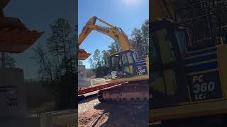 Heavy load ! #komatsu   #excavator  #earthmoving  #dirt  #shortsfeed  #viral  #construction