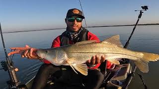 SAN MARTIN LAKE,TX KAYAK FISHING! SNOOKVILLE AND REDFISH LIMIT! MONSTERS TODAY! MUST WATCH!