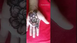 करवा चौथ पर फ्लावर मेहंदी डिजाइन कैसे लगाए  #viralshort #mehndi  #yt #reels #viralvideo #करवा चौथ