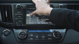 Como configurar sus estaciones de radio en su vehículo toyota con Celeste Huezo