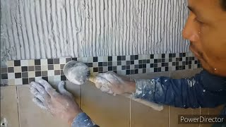 como forrar un baño de azulejos o como pegar azulejos en un baño paso a paso