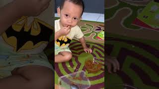 Bayi pecinta abon #bayiviral #bayimakan #makanenak #mukbang #babyshorts #babyactivities #videobayi