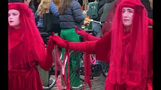 DEMONSTRATIE  KLIMAAT OPTOCHT GRONINGEN  STAD CITY VIDEO BERT