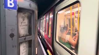 TfL District Line Departing St James’ Park Station