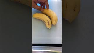 #slicing banana#fruit #satisfying #shortsvideo