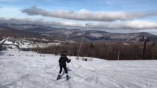 Rayna skiing