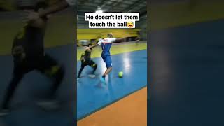 He doesn't let them touch the ball #shorts #football #skills