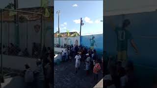 Linda banda tocando no campo em Gameleira