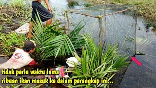 Cara paling ampuh untuk mendapatkan ribuan ikan di parit cacing || Perangkap ikan tradisional bubu