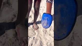 This sand mitt helped to get rid of some sand from my kids legs on our recent beach day.