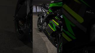 Zx6R.Kawasakininja💝Mod in black🏍️#ninja #kawasaki #zx6r ##zx10r #youtubeshorts #shortsfeed #shorts