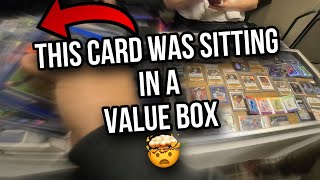 Finding A $100 CARD In A VALUE BOX! | Card Show Vlog #sportscards