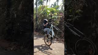 no wheel no problem 😊🔥#stunt #viral #fayazstuntz #kerala #nevergiveup #transition #100k #cycle