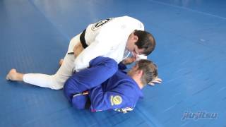 Roger Gracie, Lasso-Half Guard Pass: Jiu-Jitsu Magazine, Issue #27.