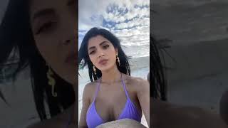 Kim Flores y Edwin Luna reciben el año nuevo en la playa.