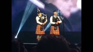 "Fight Song" mit The Piano Guys in der Samsung Hall in Dübendorf / Zurich Caledonian Pipe Band 2017