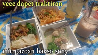 DAPAT TRAKTIRAN BAKSO URAT DAN MILK TEA 😁😁 !!