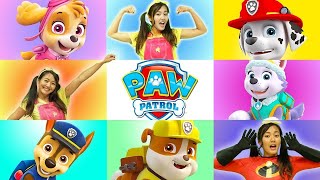 Ellie Sparkles juega un juego de aplastamiento gigante con Paw Patrol