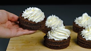 Zartes SCHOKOLADEN-Dessert mit Fruchtfüllung Minikuchen. Rezept Die leckersten Backwaren!