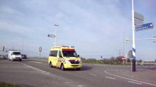 A1 Ambulance 07-121 met spoed naar een ongeval op de Industrieweg Andelst.