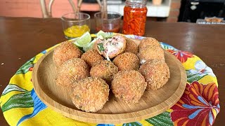 BOLINHO DE LINGUIÇA! PETISCO SABOROSO, RÁPIDO E FÁCIL DE FAZER EM CASA