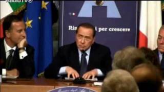 Berlusconi: "governo resta saldo"