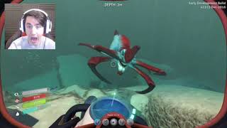 Dawko encounters a reaper leviathan in subnautica