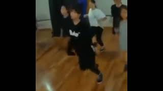 Pre-debut Yeji Twerking😭