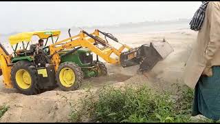 5405 JCB John Deere Bull