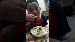 doyan makan sayur (abiyyu luqman)