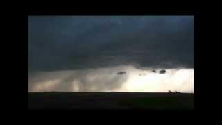 Storm near Elkhart, Kansas, 26 April 2012. Time lapse