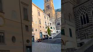 Amalfi 🇮🇹 famoso vilarejo com sua linda igreja #italy #travel #amalficoast #amalfi #italiancity