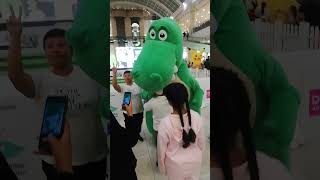 dinosaur in bawadi mall |having fun with kids #viral #shortvideo#dubai #status  #dubailife #blippi