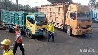 aktivitas hari ini truk sawit yg masuk banyak!!@suriadi kw loader