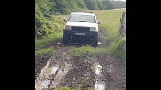 #Shorts 5.7 Hemi jeep mud off road