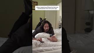 Keanu Reeves can't handle his iPhone📱