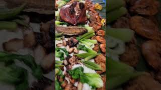 Have you tried a Filipino boodle fight? #Filipinofood #boodlefight #pinoyyoutuber #filipinoparty