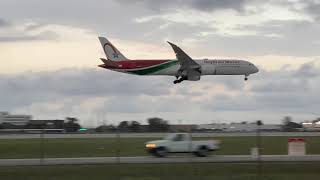 (plane from Africa!!) Royal Air Maroc - Boeing 787 Dreamliner landing in Miami airport