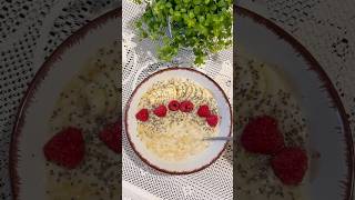 Banana oats with raspberries❤️ #breakfast #raspberry #oats #bananaoatmeal