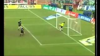 The most ridiculous goalkeeper in the world.Just see till the end